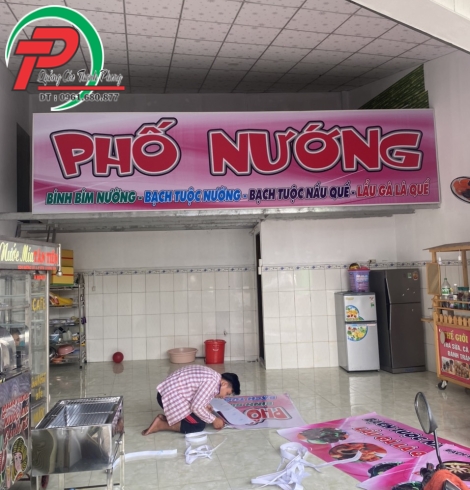Bảng hiệu quán ăn