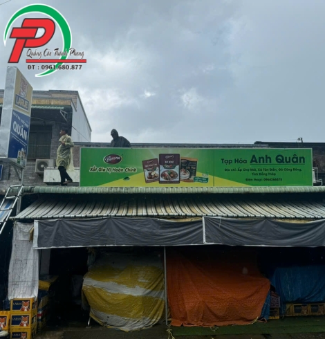 Bảng hiệu tiệm tạp hóa